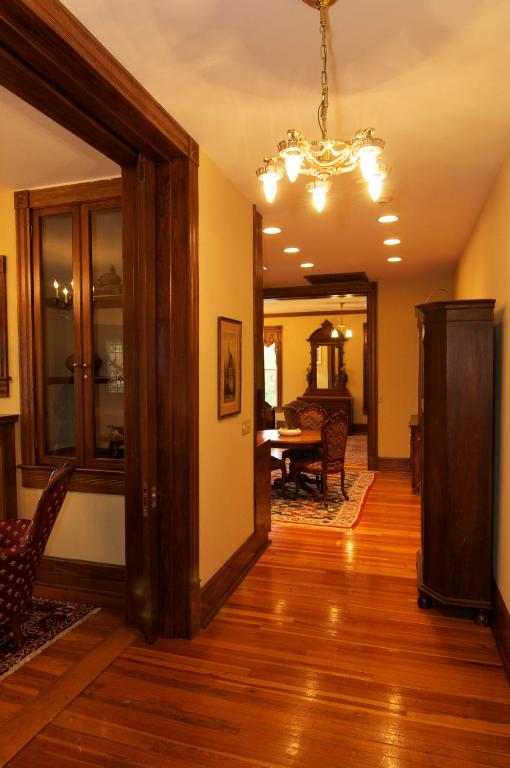 Bluff View Inn image 17