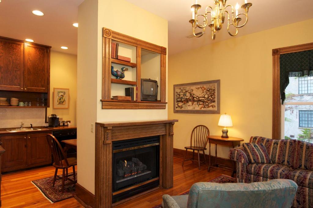 Bluff View Inn image 20